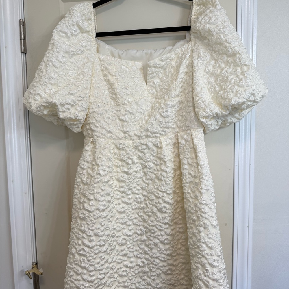 Elegant Textured White Dress